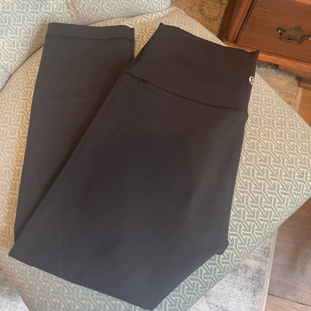 Lululemon wunderunder crop legging. High waisted. Excellent condition - Picture 3 of 5